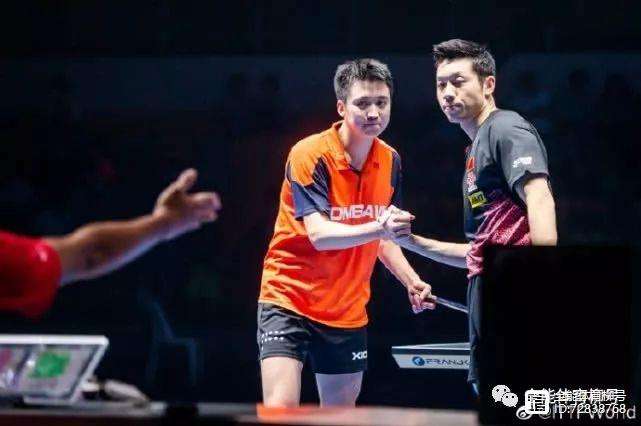 V5横扫BRO，Deft团战一打五焦点之战成都决赛之夜，强势挺进下一轮的简单介绍