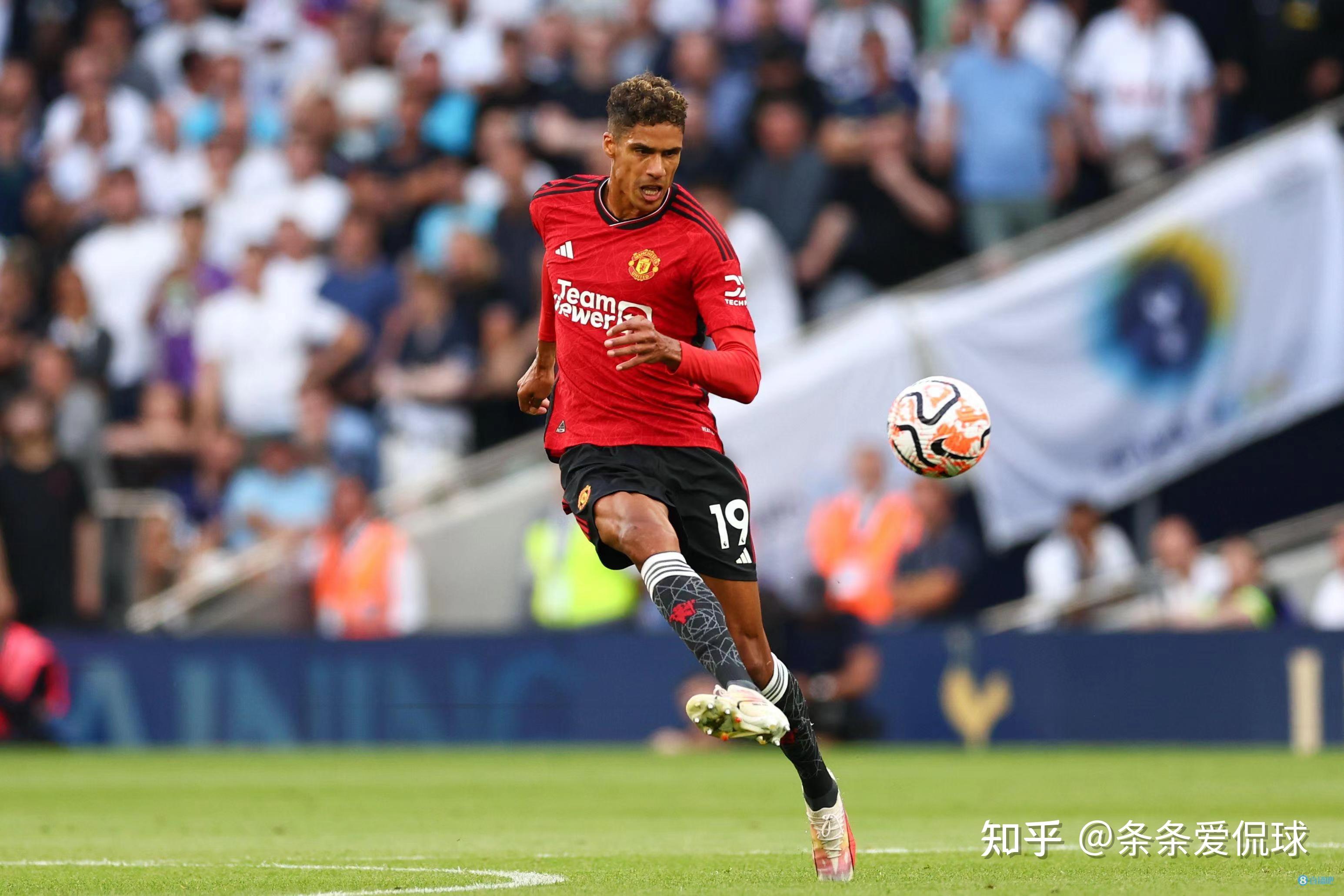 包含曼联后防大将受伤！球队遭遇危机，冬窗或需补强的词条