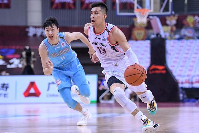 临场调整功不可没，带领球队逆转