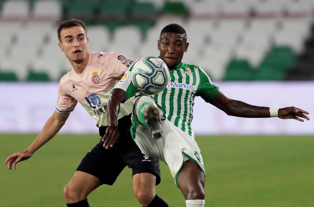 开云体育官方网站-包含西班牙在客场负于意大利，小组头名悬念重重的词条