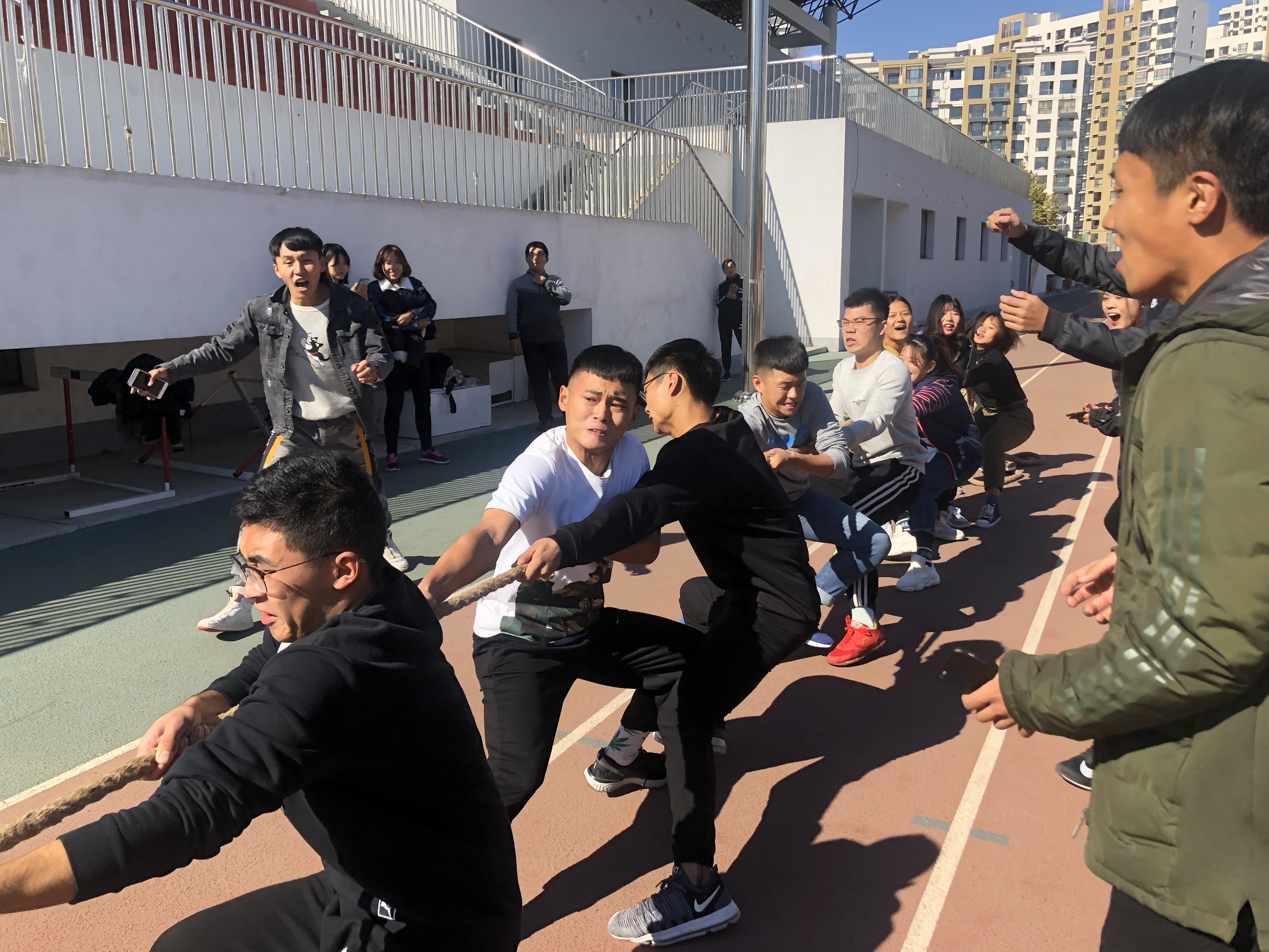 星期四比赛出现连番精彩配合