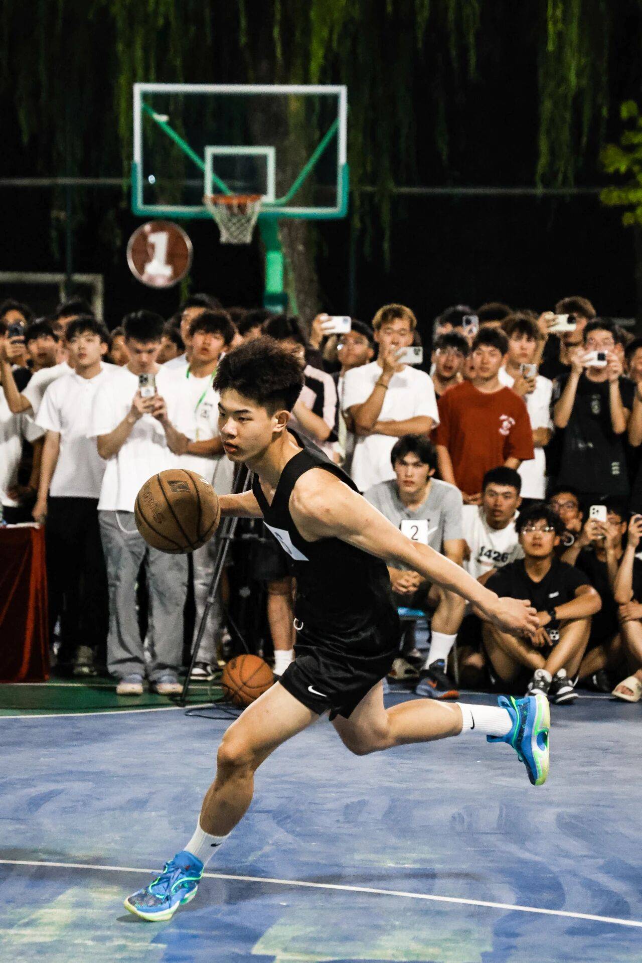 挑战极限!篮球赛事掀起狂热的简单介绍 挑战极限!篮球赛事掀起狂热的简单介绍