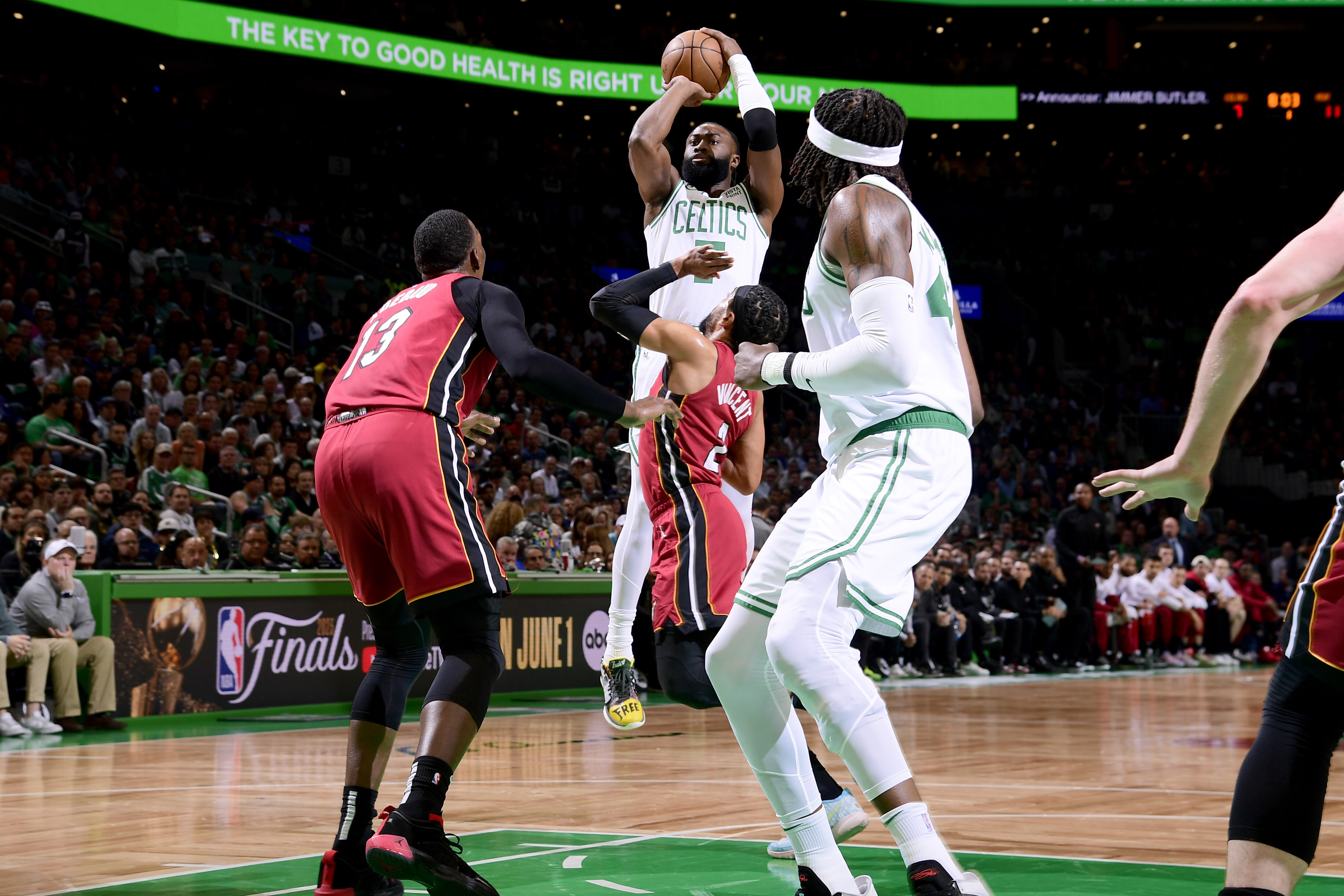 猛龙客场战胜凯尔特人，晋级总决赛