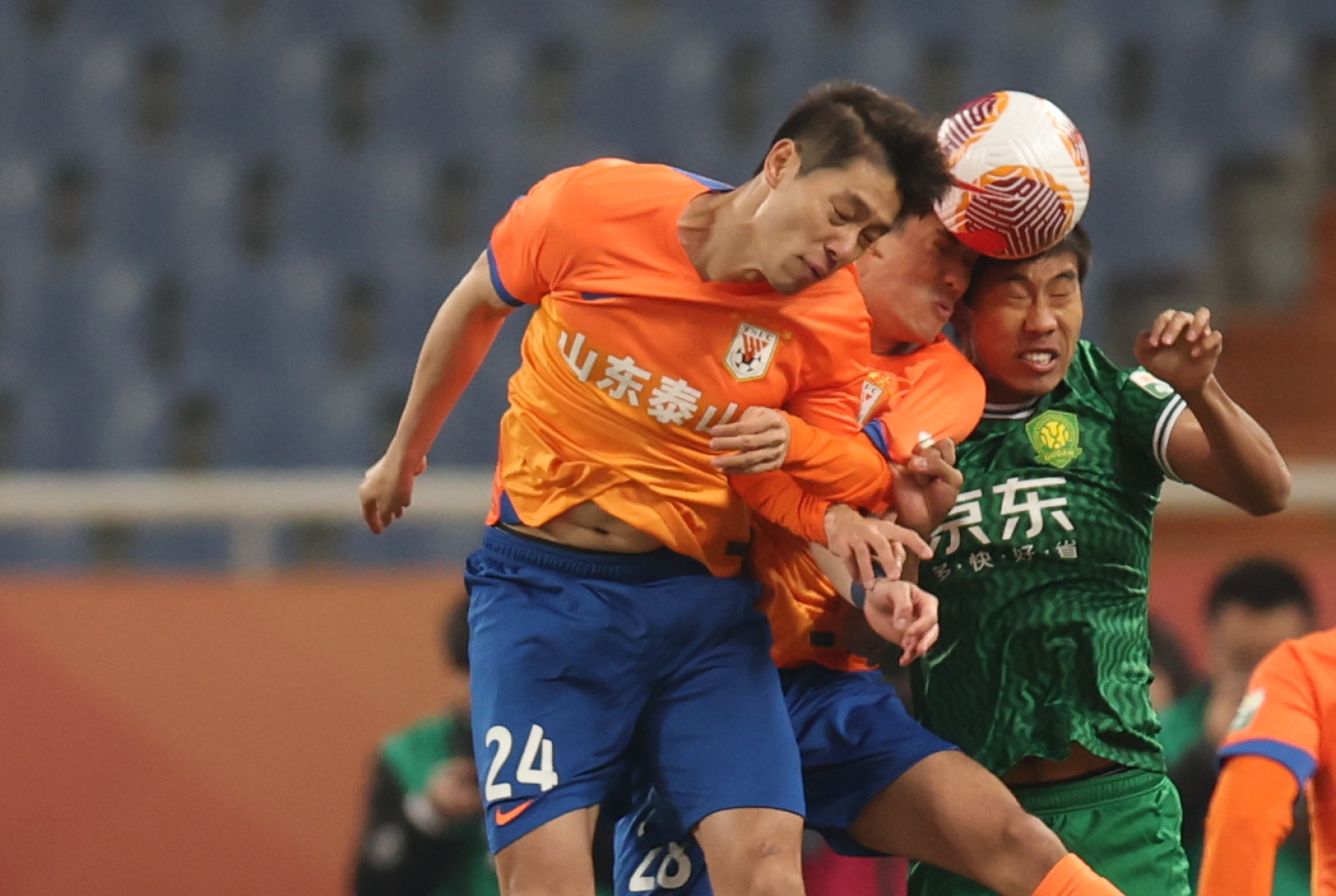 开云体育官方网站-山东鲁能赢得关键胜利，实力逐渐增强