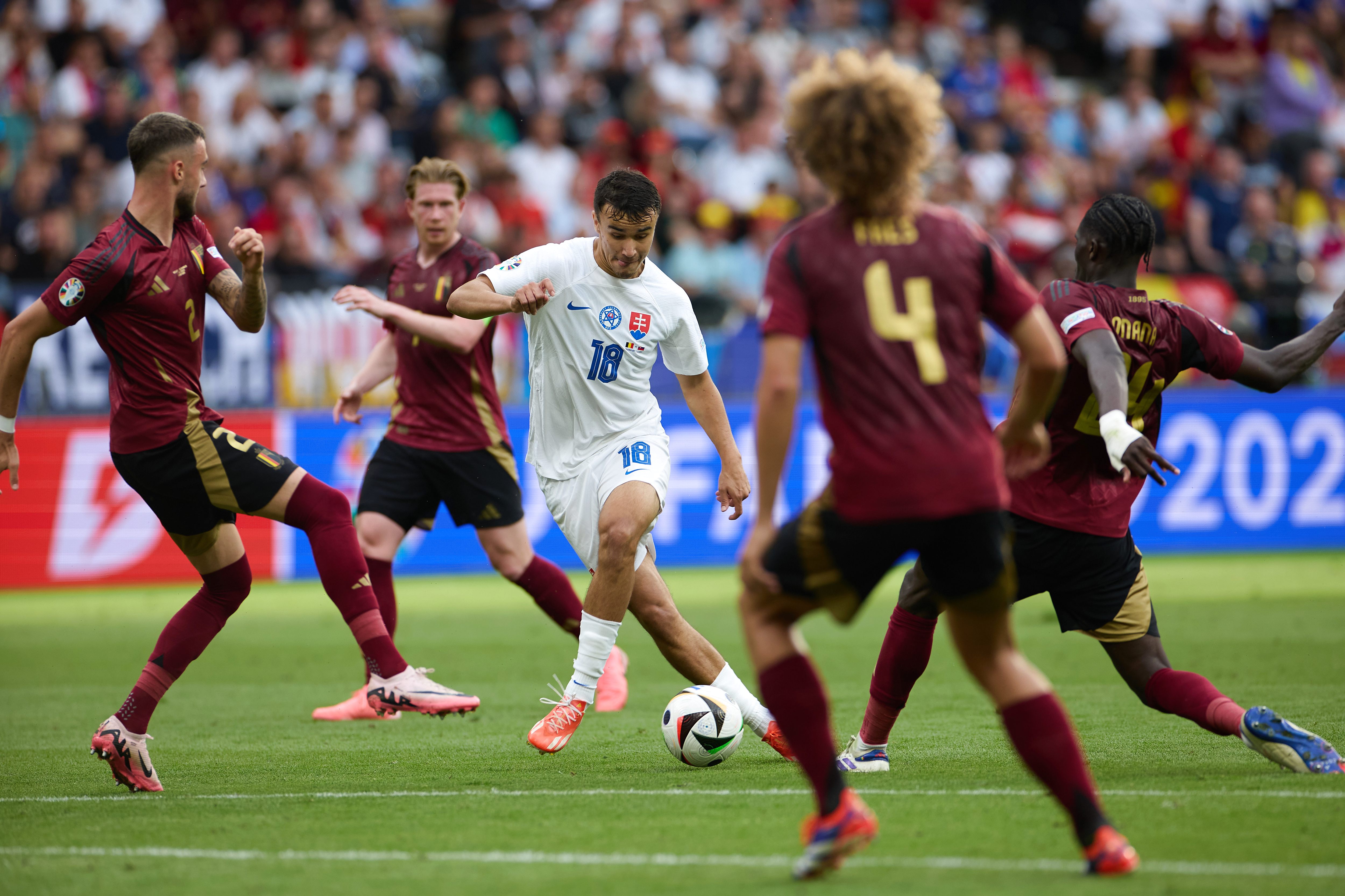 斯洛伐克队在国际体育赛中展现实力 斯洛伐克队在国际体育赛中展现实力