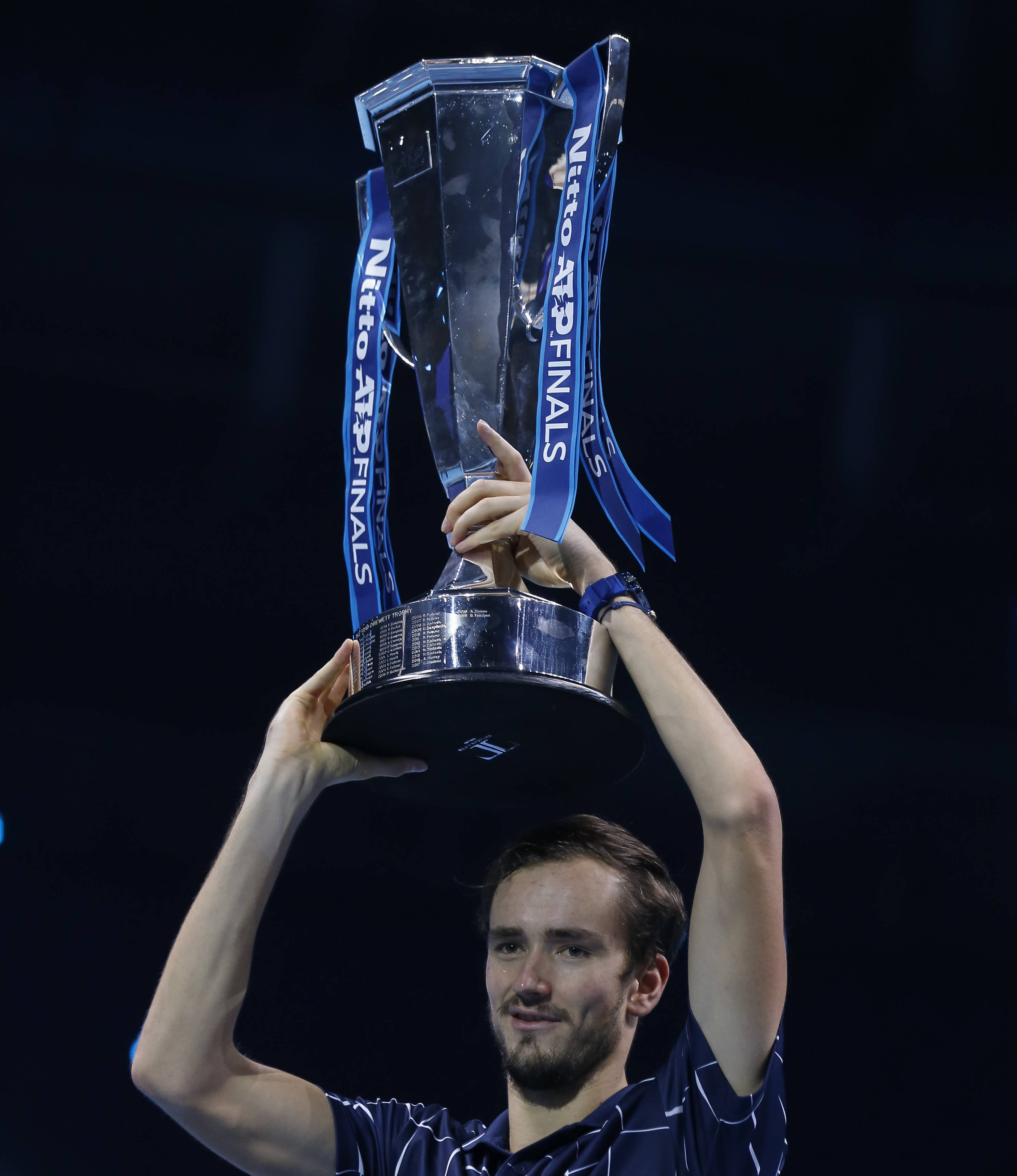 包含ATP总决赛完胜澳网，梅德韦杰夫统治全场的词条