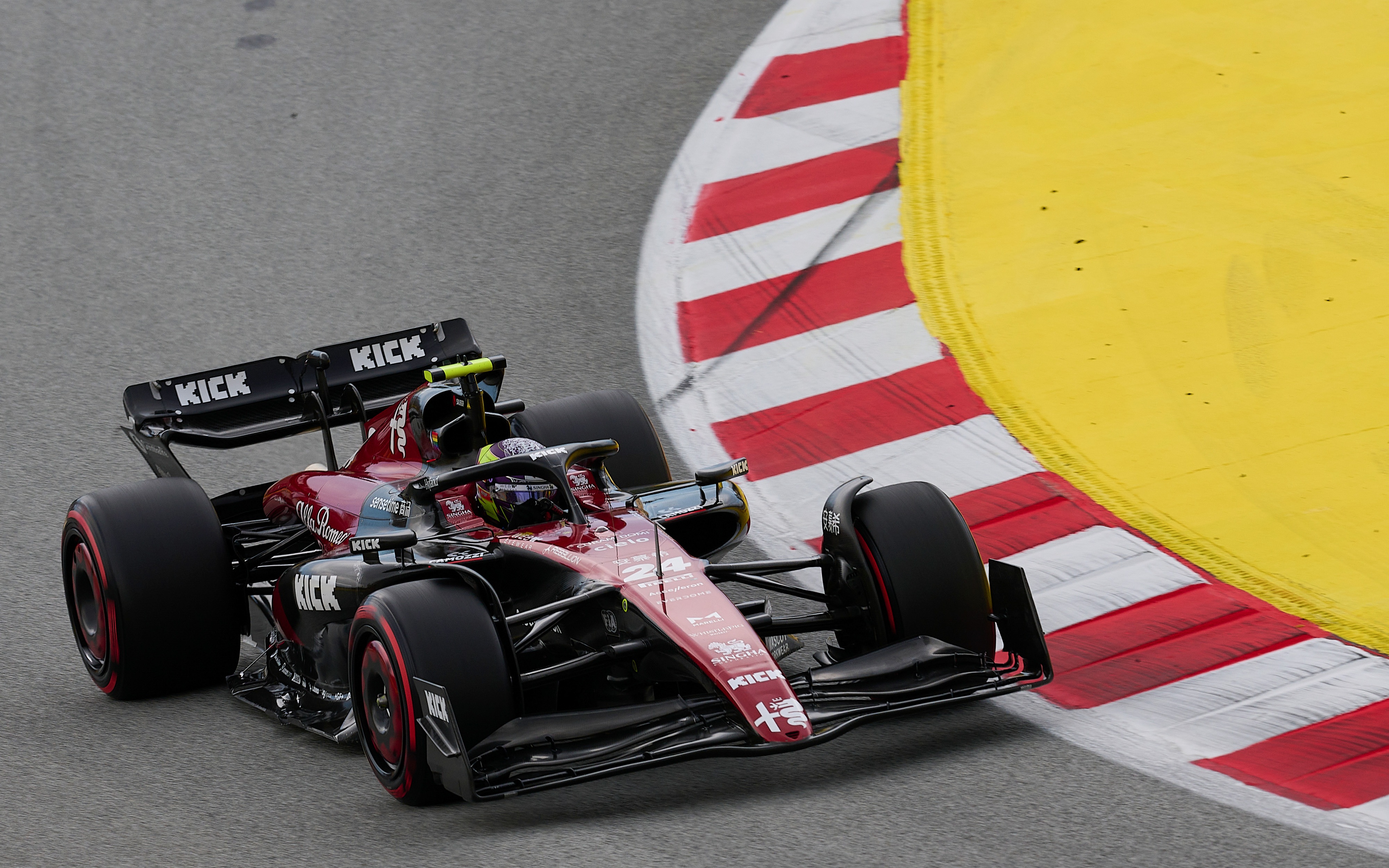 红牛车队完胜索伯车队，周冠宇带队取胜