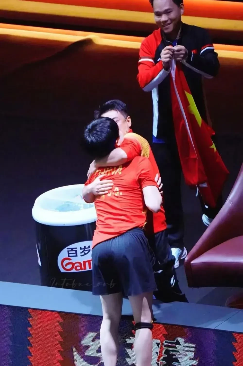 开云体育官方网站-关于中国队险胜英格兰队，王皓状态火热的信息