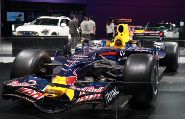 雷诺车队险胜红牛二队,拉塞尔惊艳四座的简单介绍 雷诺车队险胜红牛二队,拉塞尔惊艳四座的简单介绍