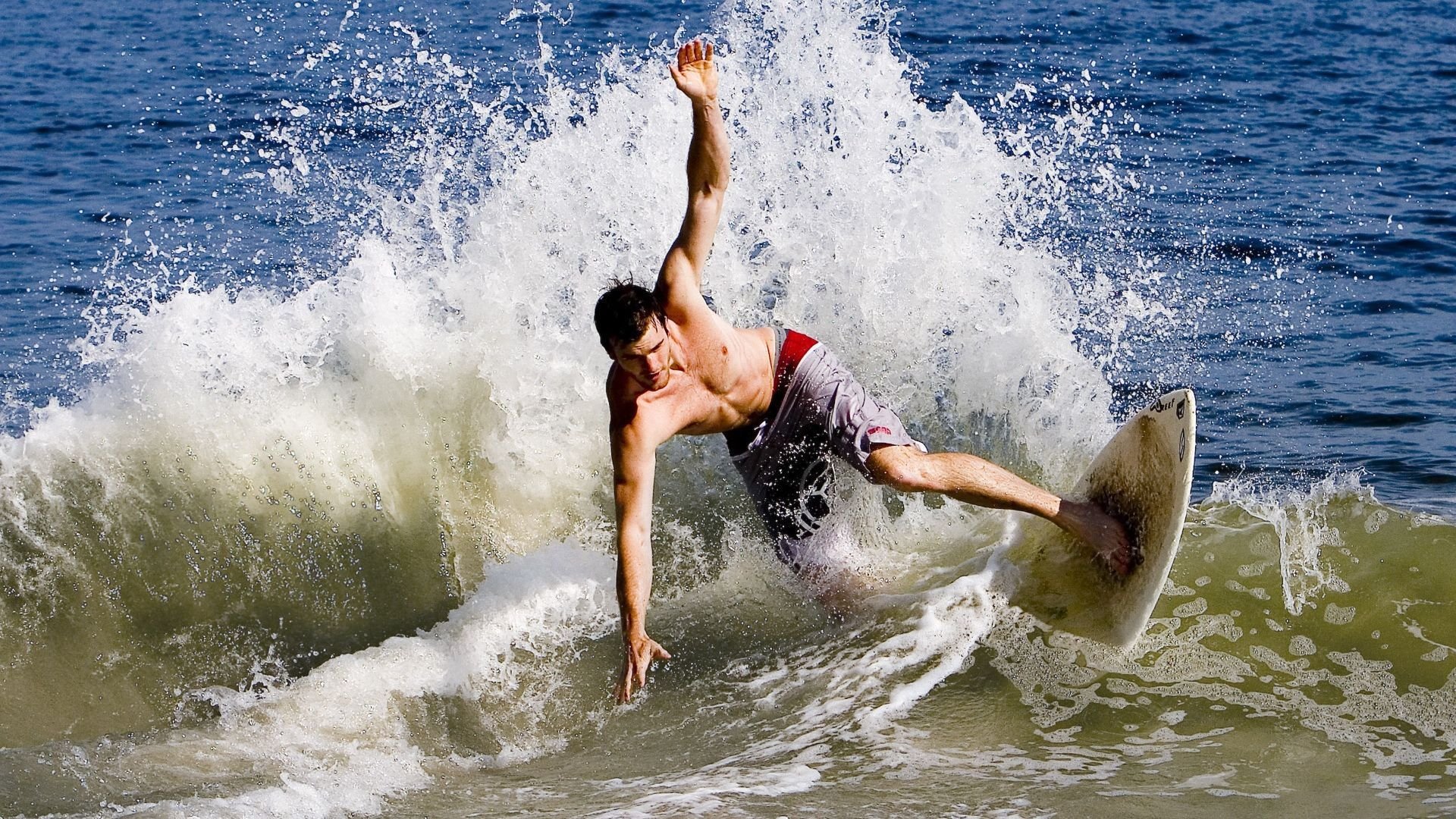 罗德里爆发改写欧洲格局，日本力克哥斯达黎加折射亚洲足球崛起